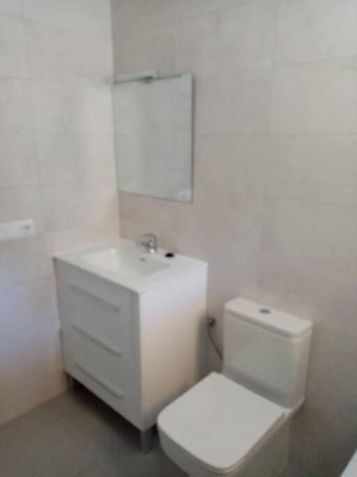 Casa Julio, Bonita Casa Comoda Y Espaciosa, Totalmente Reformada Con Terraza Y Jardin Privado Riezu Exterior foto