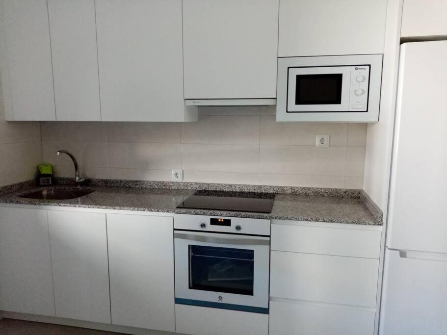 Casa Julio, Bonita Casa Comoda Y Espaciosa, Totalmente Reformada Con Terraza Y Jardin Privado Riezu Exterior foto