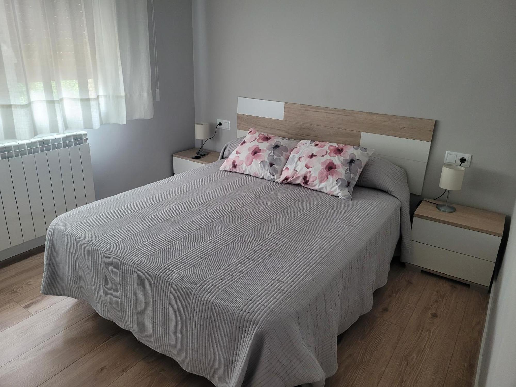 Casa Julio, Bonita Casa Comoda Y Espaciosa, Totalmente Reformada Con Terraza Y Jardin Privado Riezu Exterior foto